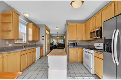 39 W Vandermeer Drive, Antioch, IL 60002 - Photo 16