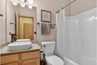 39 W Vandermeer Drive, Antioch, IL 60002 - Photo 22