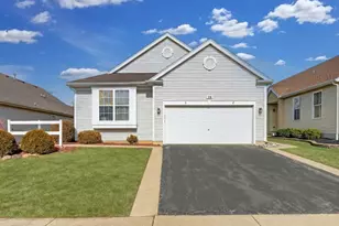 39 W Vandermeer Dr, Antioch, IL 60002 - Photo 1