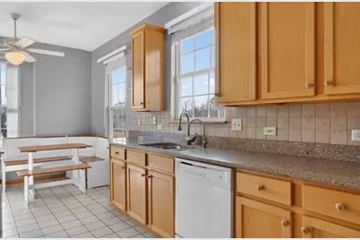 39 W Vandermeer Drive, Antioch, IL 60002 - Photo 10