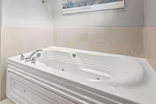 3635 N Wilton Ave, Chicago, IL 60613 - Photo 16