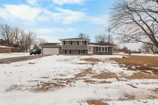 414 Betty St, Verona, IL 60479 - Photo 2