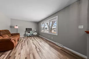 414 Betty St, Verona, IL 60479 - Photo 4