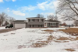414 Betty St, Verona, IL 60479 - Photo 1