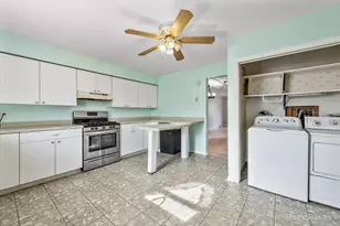 331 Orange St, Elgin, IL 60123 - Photo 8