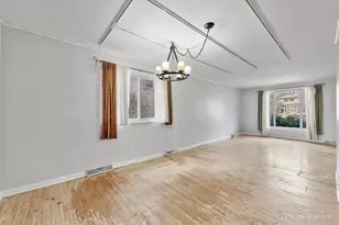 331 Orange St, Elgin, IL 60123 - Photo 6