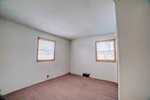 702 E Oak St, Watseka, IL 60970 - Photo 10