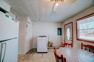 702 E Oak St, Watseka, IL 60970 - Photo 8