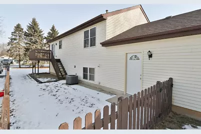 100 Barberry Drive, Crystal Lake, IL 60014 - Photo 26