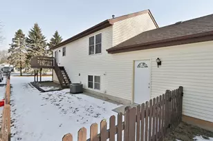 100 Barberry Dr, Crystal Lake, IL 60014 - Photo 26