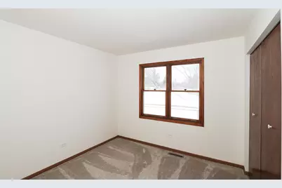 100 Barberry Drive, Crystal Lake, IL 60014 - Photo 18