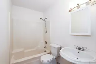 100 Barberry Dr, Crystal Lake, IL 60014 - Photo 14