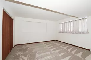 100 Barberry Dr, Crystal Lake, IL 60014 - Photo 22