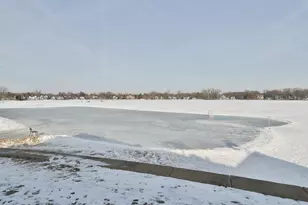 100 Barberry Dr, Crystal Lake, IL 60014 - Photo 30