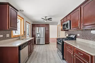 17910 Millstone Rd, Hazel Crest, IL 60429 - Photo 4