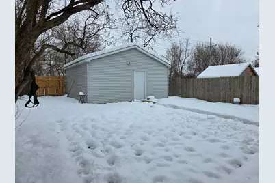 803 Broadway Avenue, North Chicago, IL 60064 - Photo 32