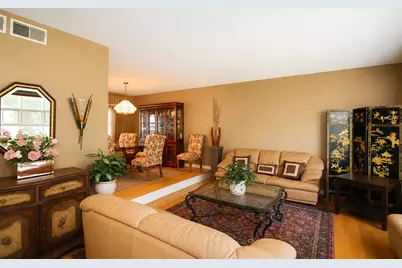 917 W Army Trail Boulevard, Addison, IL 60101 - Photo 6