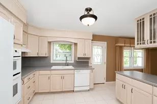 917 W Army Trail Blvd, Addison, IL 60101 - Photo 2