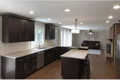 36 Seneca Avenue E, Hawthorn Woods, IL 60047 - Photo 4