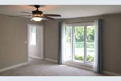 36 Seneca Avenue E, Hawthorn Woods, IL 60047 - Photo 8