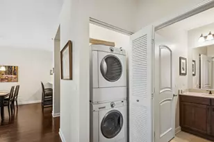 1211 S Prairie Ave, Chicago, IL 60605 - Photo 12