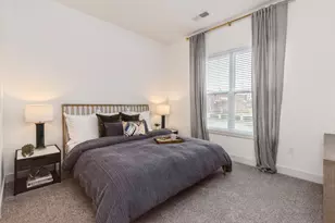 555 Lakeview Pkwy, Vernon Hills, IL 60061 - Photo 4