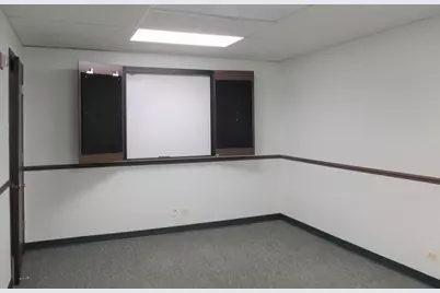 725 E Irving Park Road, Roselle, IL 60172 - Photo 10