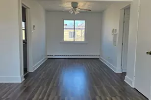 2044 E 72nd Pl, Chicago, IL 60649 - Photo 6
