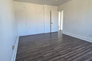 2044 E 72nd Pl, Chicago, IL 60649 - Photo 12
