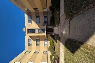2044 E 72nd Pl, Chicago, IL 60649 - Photo 16