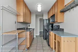 5950 Oakwood Dr, Lisle, IL 60532 - Photo 8