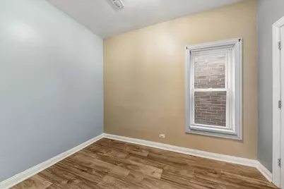 617 W 43rd Place, Chicago, IL 60609 - Photo 6