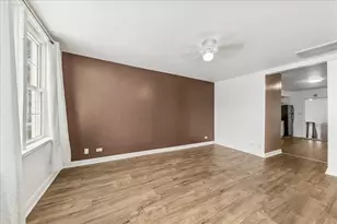 617 W 43rd Pl, Chicago, IL 60609 - Photo 4