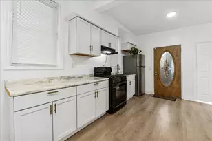 617 W 43rd Pl, Chicago, IL 60609 - Photo 18