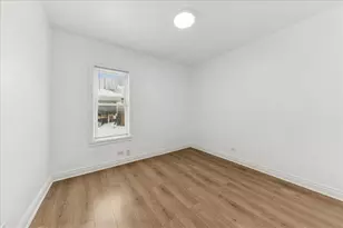 617 W 43rd Pl, Chicago, IL 60609 - Photo 16