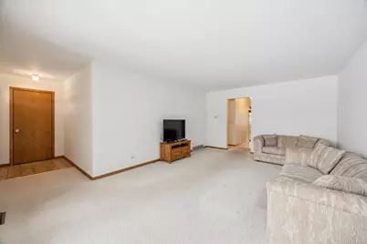 8307 S 77th Court, Bridgeview, IL 60455 - Photo 2