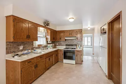 8307 S 77th Court, Bridgeview, IL 60455 - Photo 4