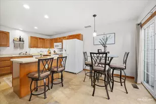 674 S Peace Rd, Sycamore, IL 60178 - Photo 6