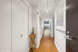 240 E Illinois St, Chicago, IL 60611 - Photo 2