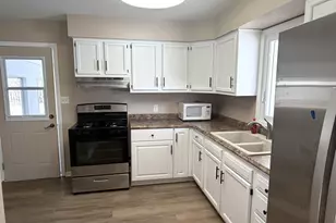 2007 Schuyler Dr, Peru, IL 61354 - Photo 4