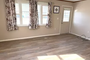 2007 Schuyler Dr, Peru, IL 61354 - Photo 2