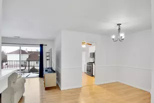 7010 Brighton Ct, Woodridge, IL 60517 - Photo 12