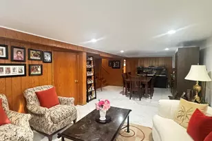 7742 Kolmar Ave, Skokie, IL 60076 - Photo 26