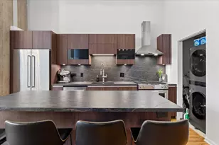 758 N Larrabee St, Chicago, IL 60654 - Photo 6