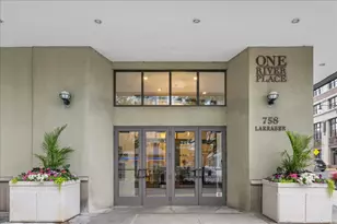 758 N Larrabee St, Chicago, IL 60654 - Photo 2