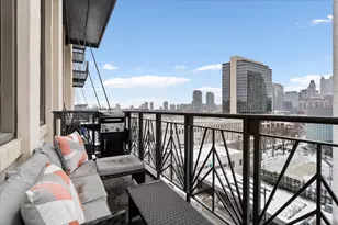 758 N Larrabee St, Chicago, IL 60654 - Photo 18