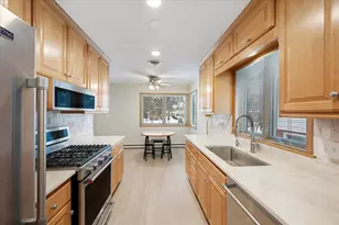 878 S Parkside Ave, Elmhurst, IL 60126 - Photo 12