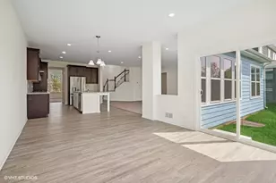 239 Stonington Dr, Bloomingdale, IL 60108 - Photo 10