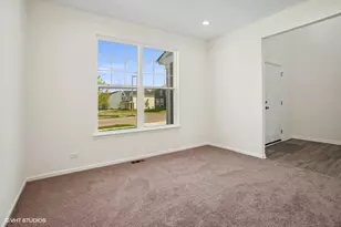 239 Stonington Dr, Bloomingdale, IL 60108 - Photo 4