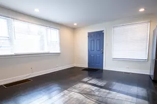 10005 S Calhoun Ave, Chicago, IL 60617 - Photo 4